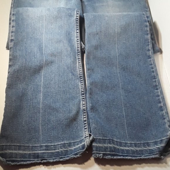 Vintage 518 Super Low Stretch Levis - Picture 5 of 8